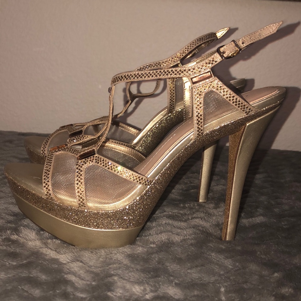 Shoes - Picture 2 of 3